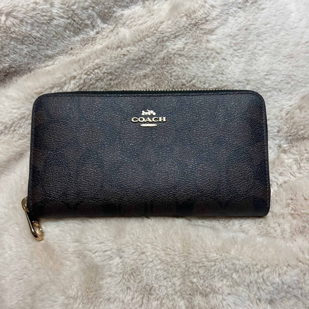 NWOT Coach Accordion Zip Wallet in Signature Canvas – Gold/Brown Black